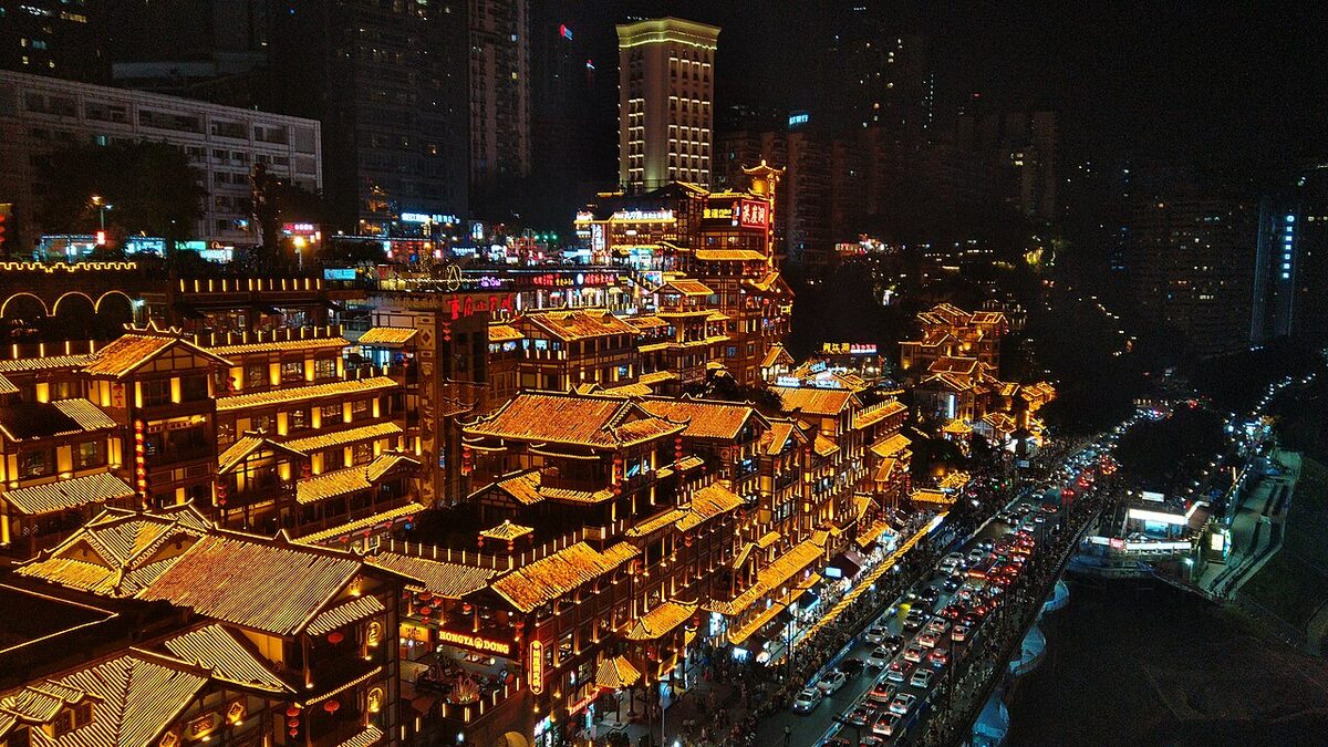 Hongya Cave in Chongqing