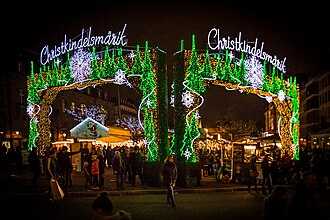 Strasbourg Christmas market в зимний сезон
