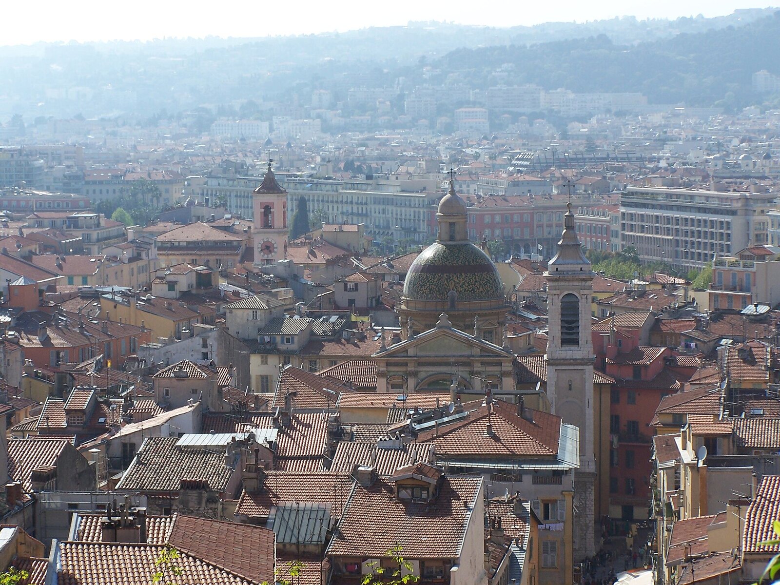 Nice old town как база для French Riviera