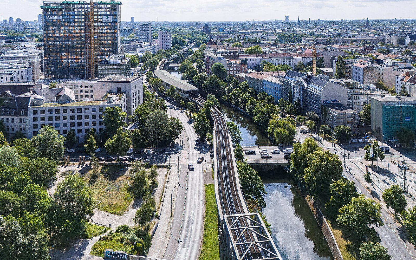 Kreuzberg и Landwehrkanal для локального городского слоя