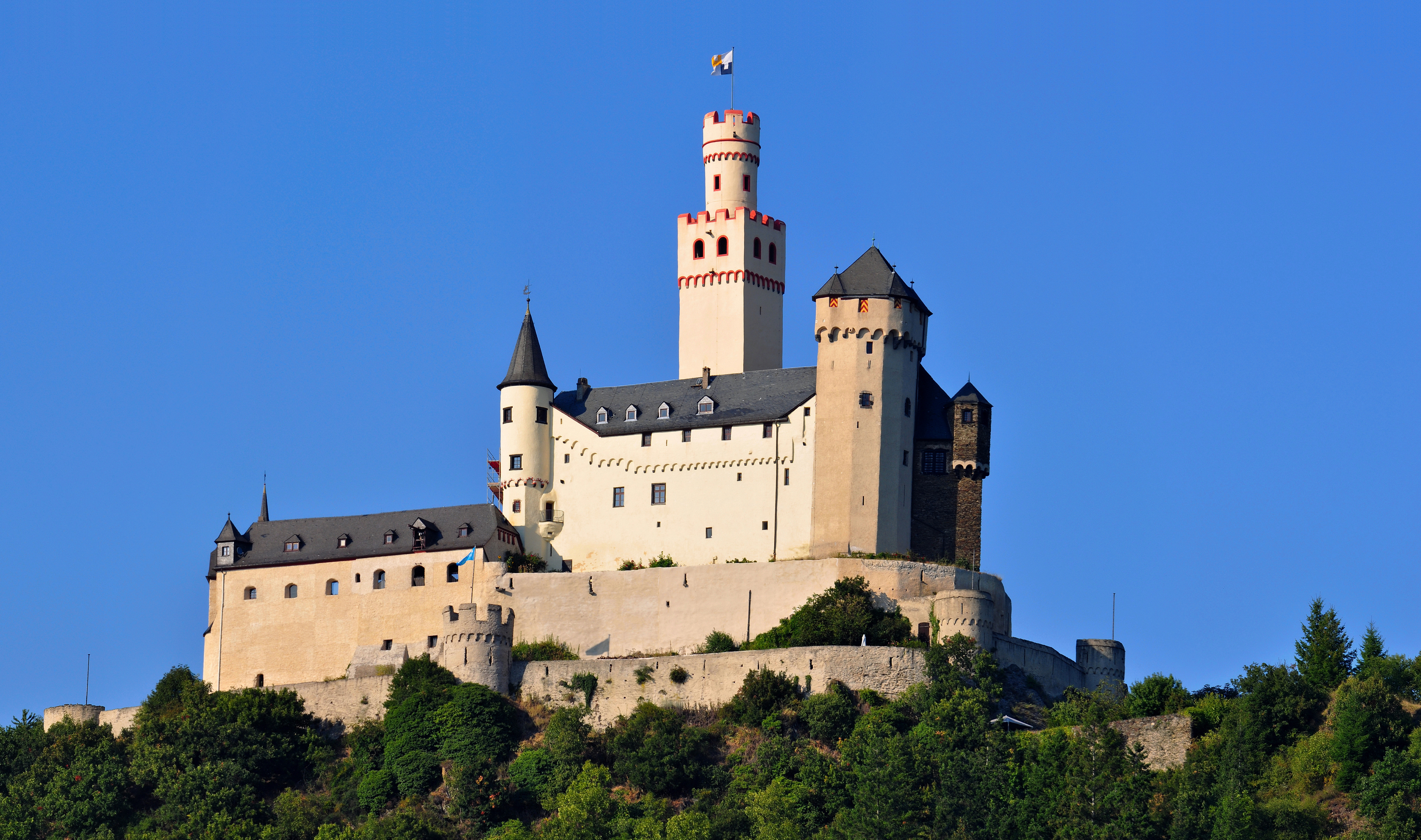 Marksburg и Middle Rhine castle layer
