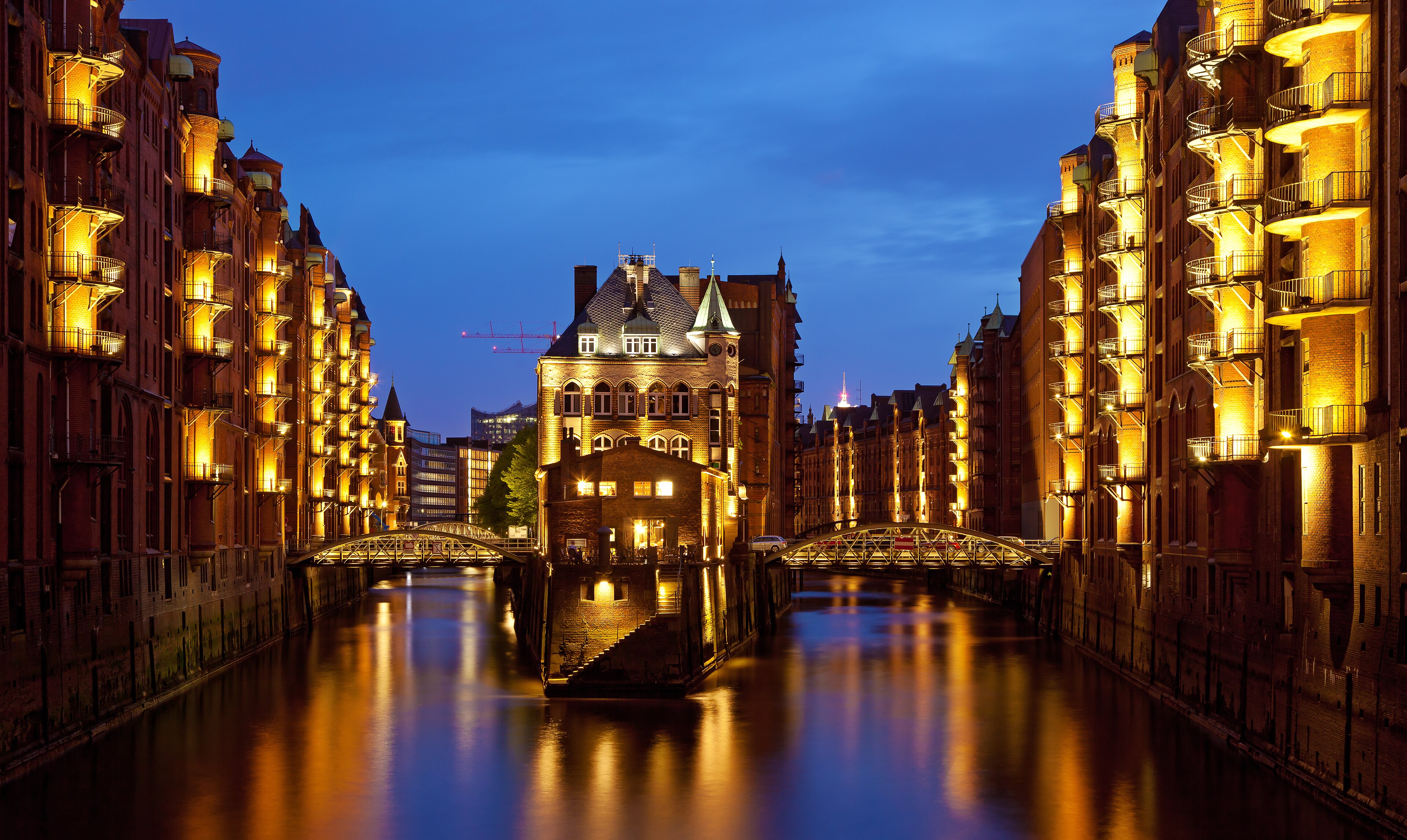 Speicherstadt warehouses и каналы Hamburg