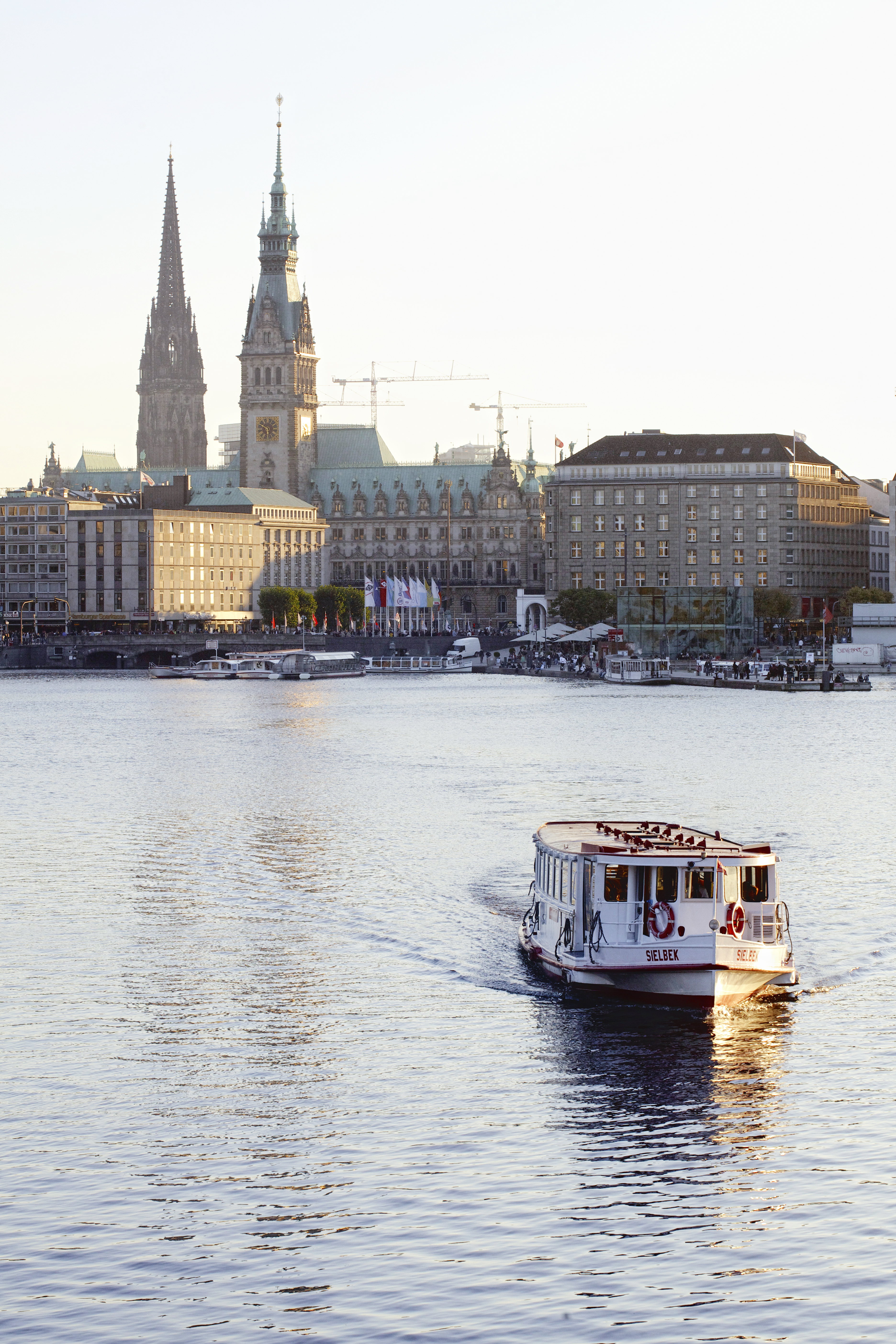 Binnenalster как центральная база Hamburg