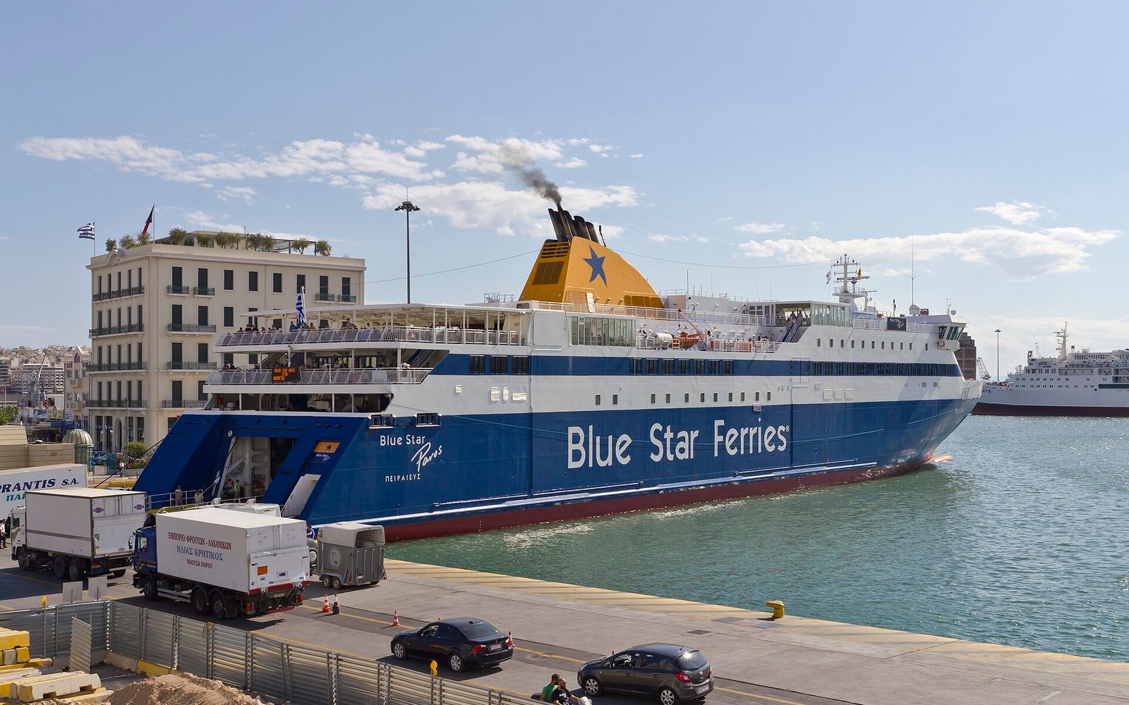 Piraeus port как логистика островных дней