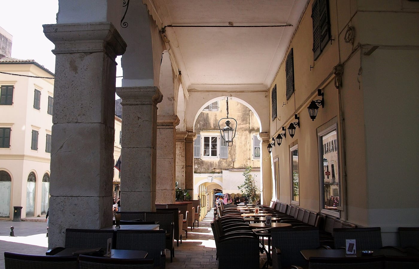 Liston и Corfu Old Town для первого островного city layer
