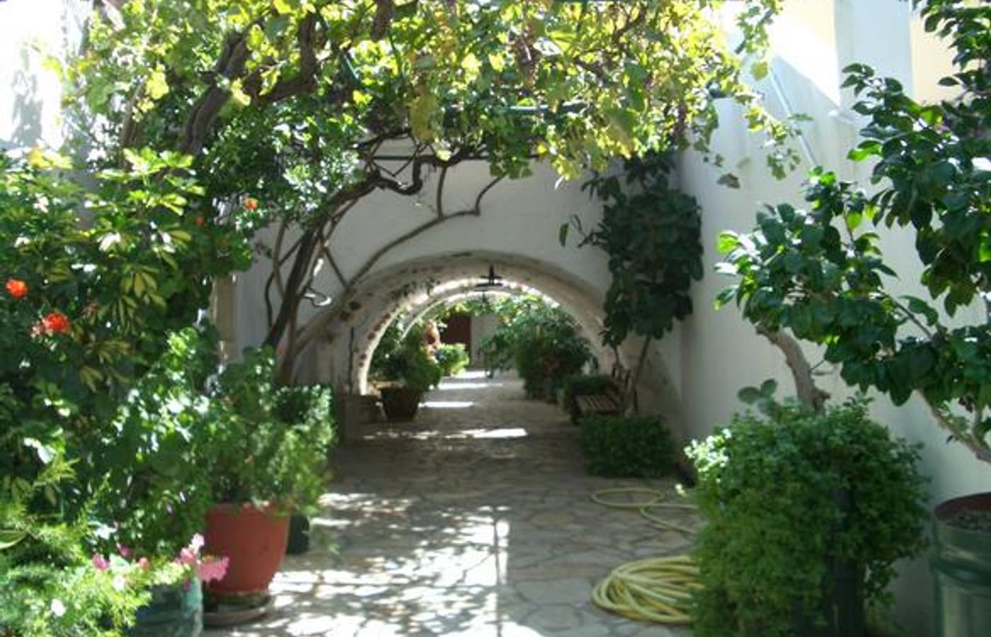 Paleokastritsa monastery и западные бухты Corfu