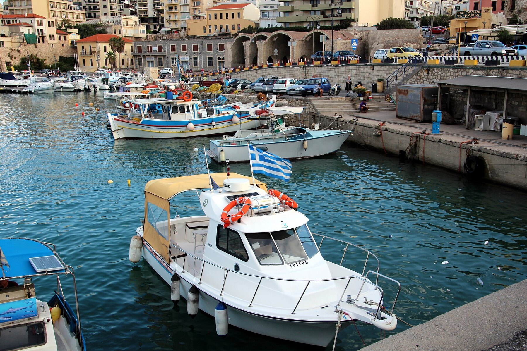 Heraklion Venetian Harbor для первого входа на остров