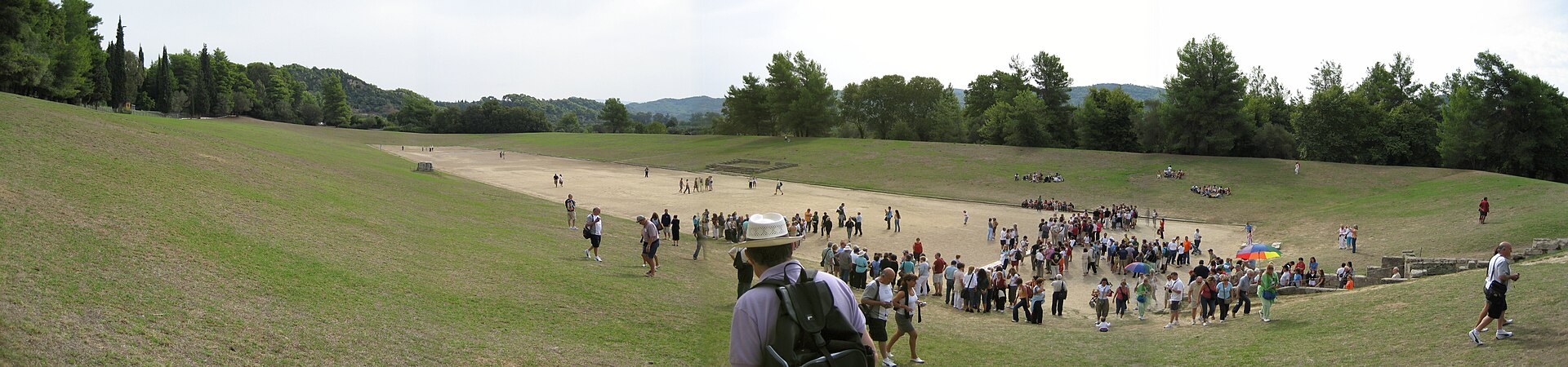 Ancient Olympia stadium как западный historical anchor