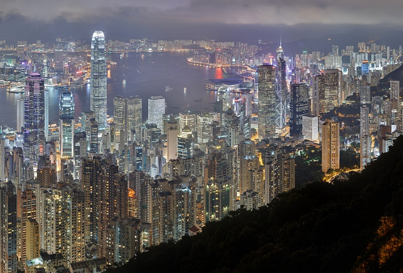 Hong Kong hotel base around harbour