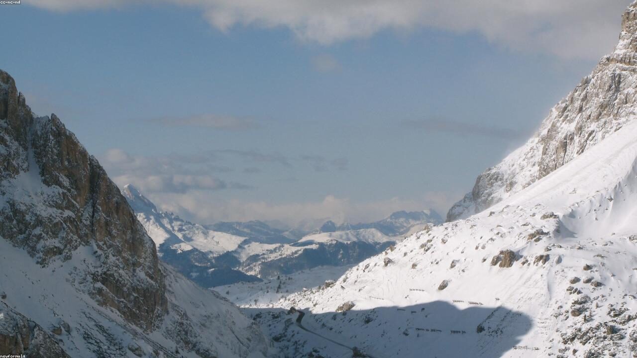 Горные дороги Dolomites требуют проверки перевалов и времени в пути
