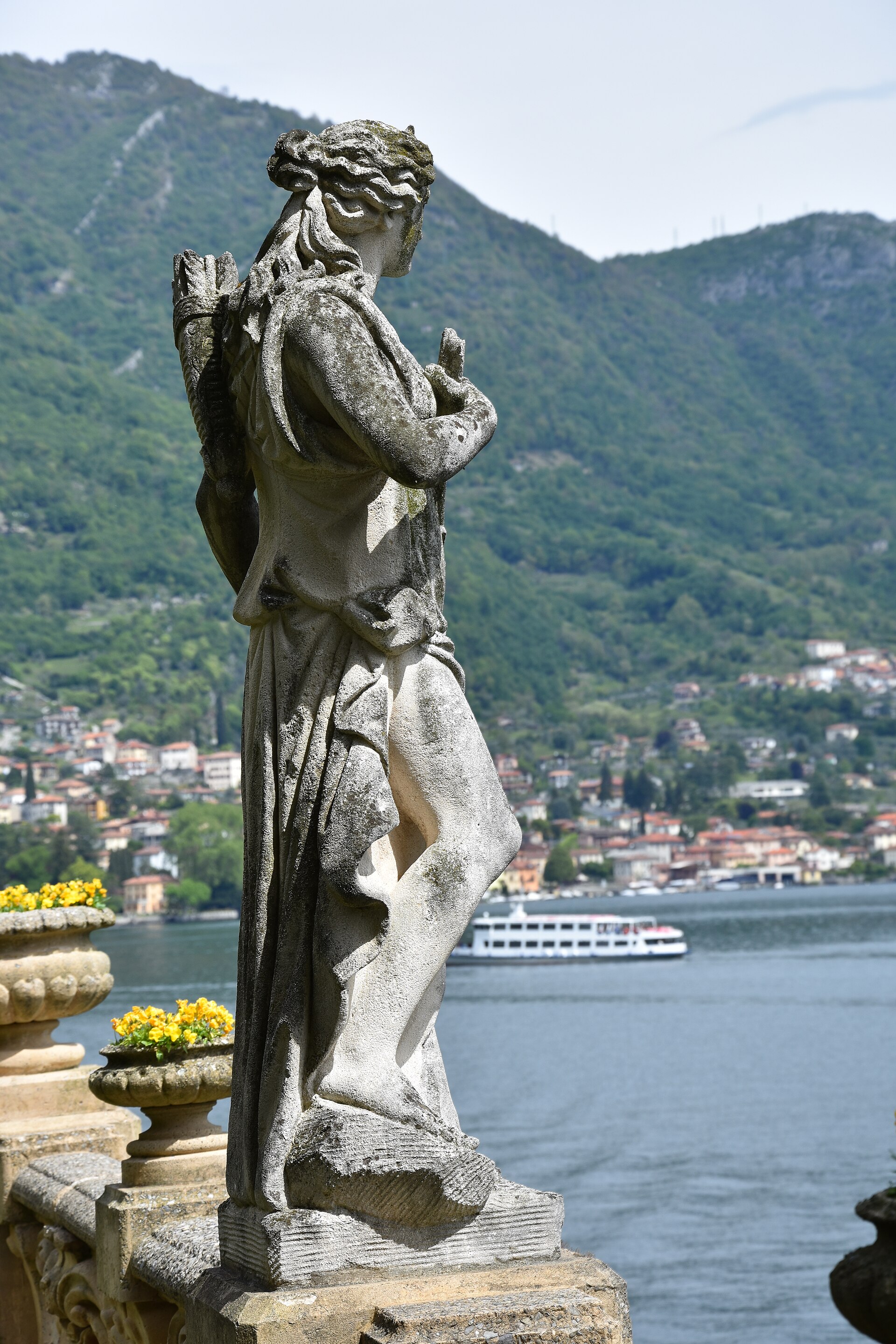 Lake Como в мягкий сезон Lombardy