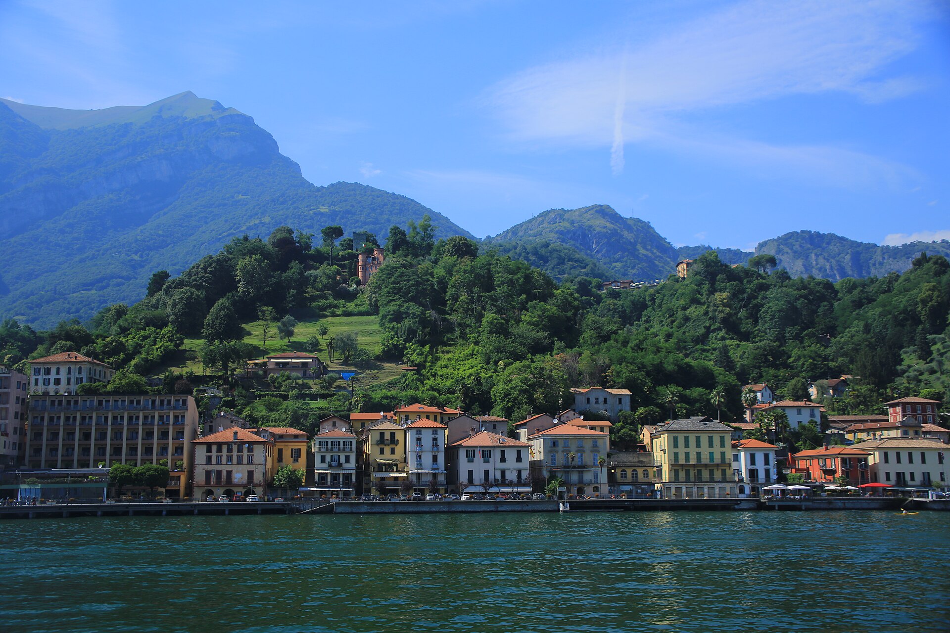 Como town и озерная база