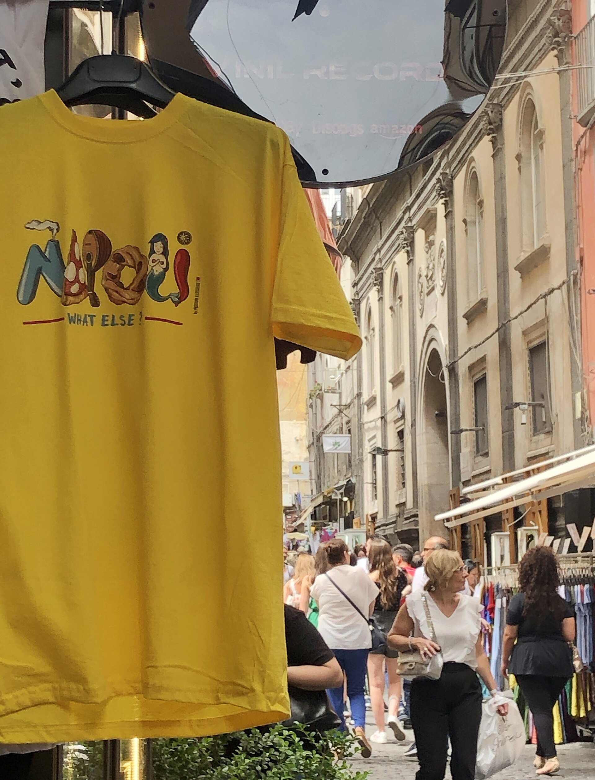 Naples для городской еды, истории и первого контакта с Campania