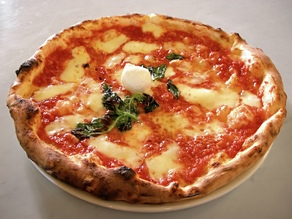 Neapolitan pizza и повседневные расходы в Naples
