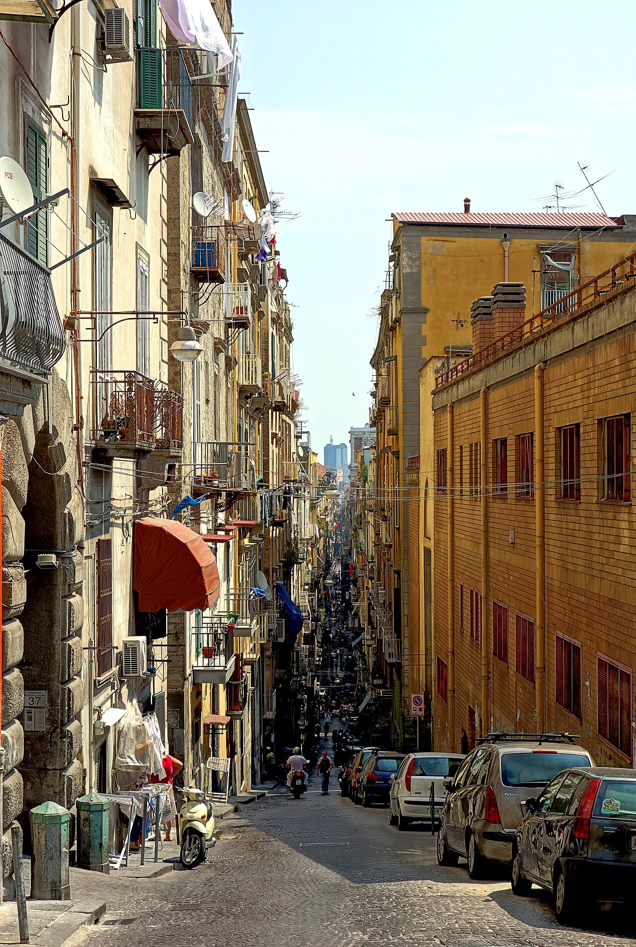 Spaccanapoli и Centro Storico как городское ядро Naples