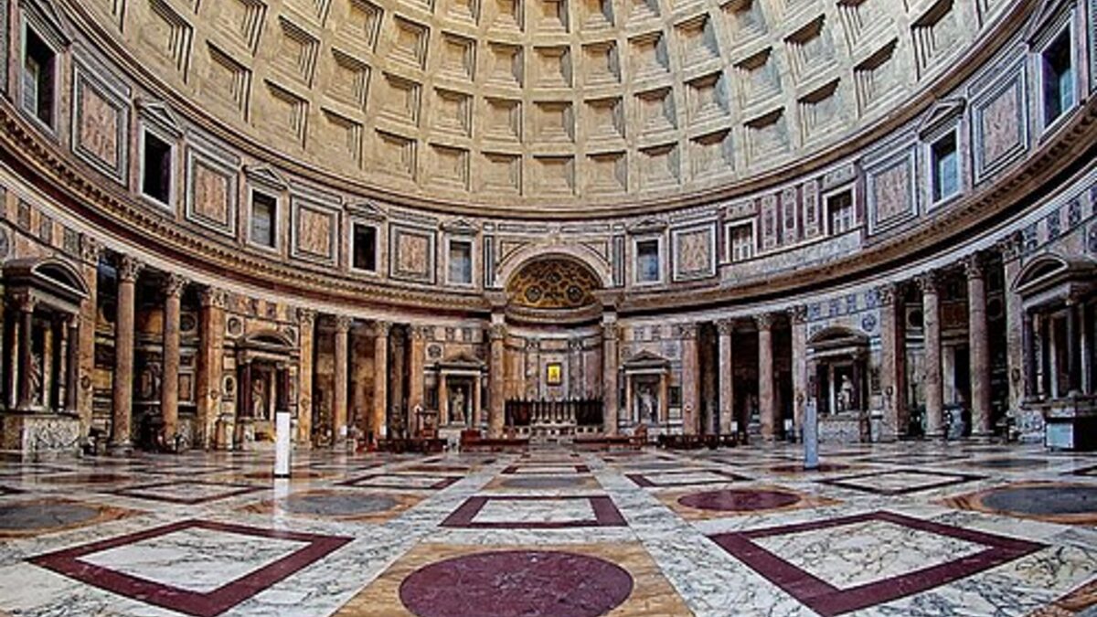 Pantheon как удобная точка первой прогулки