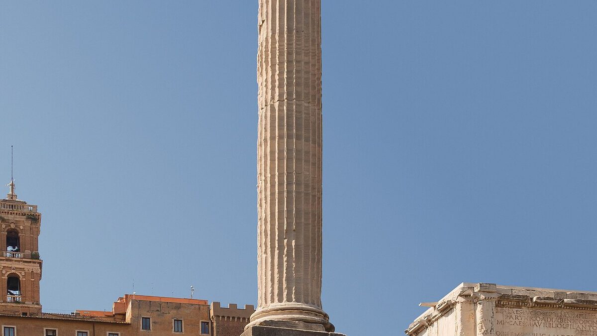 Колонна Фоки и пространство Forum Romanum