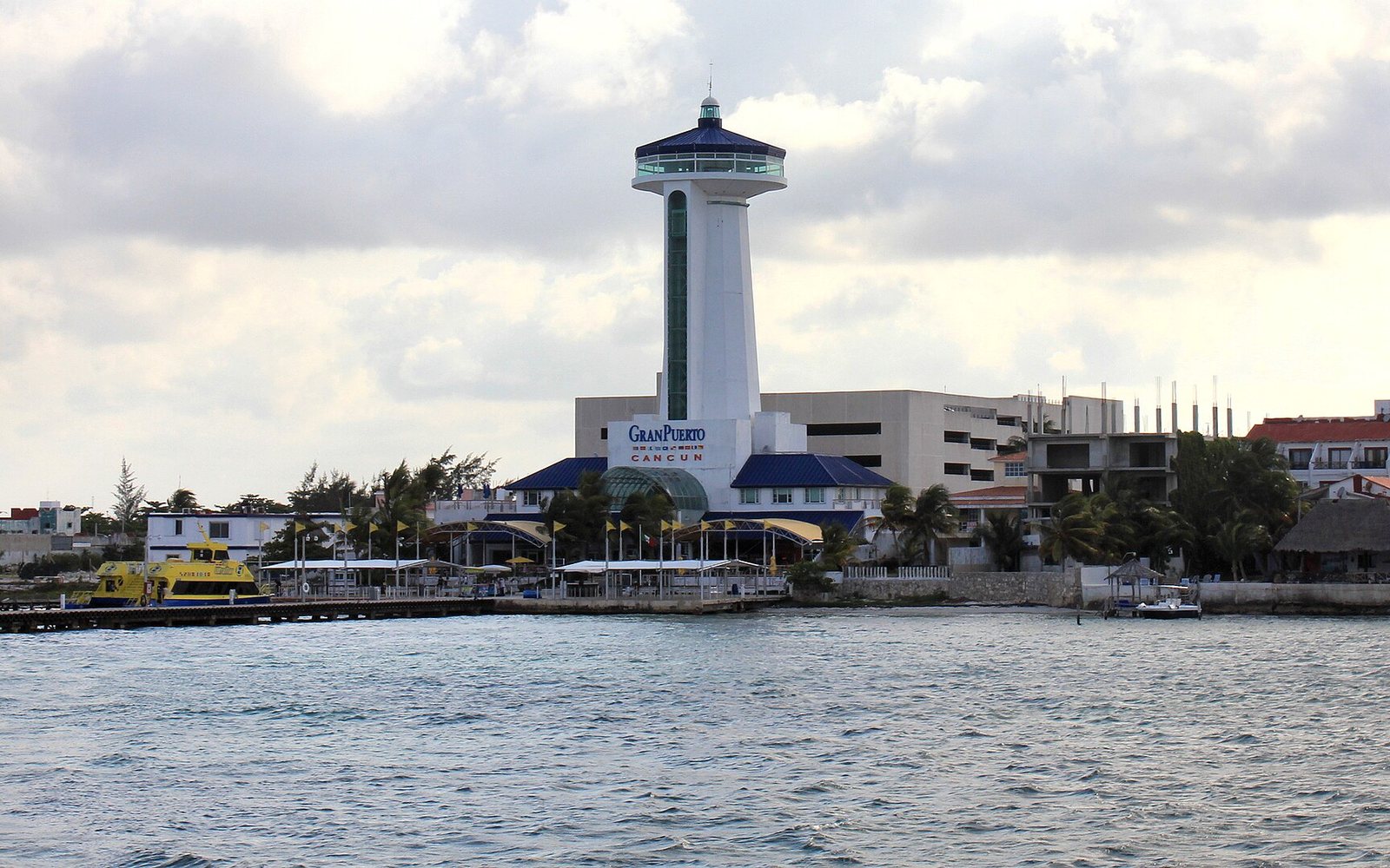 Ferry из Cancun для Isla Mujeres