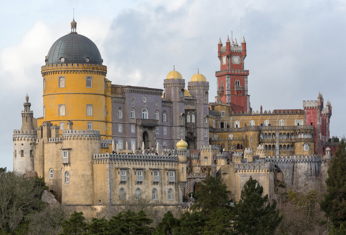 Sintra требует слотов, транспорта и контроля толпы