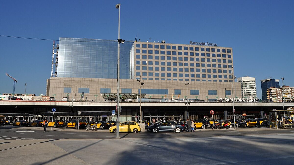 Barcelona Sants для поездов по Испании и Каталонии