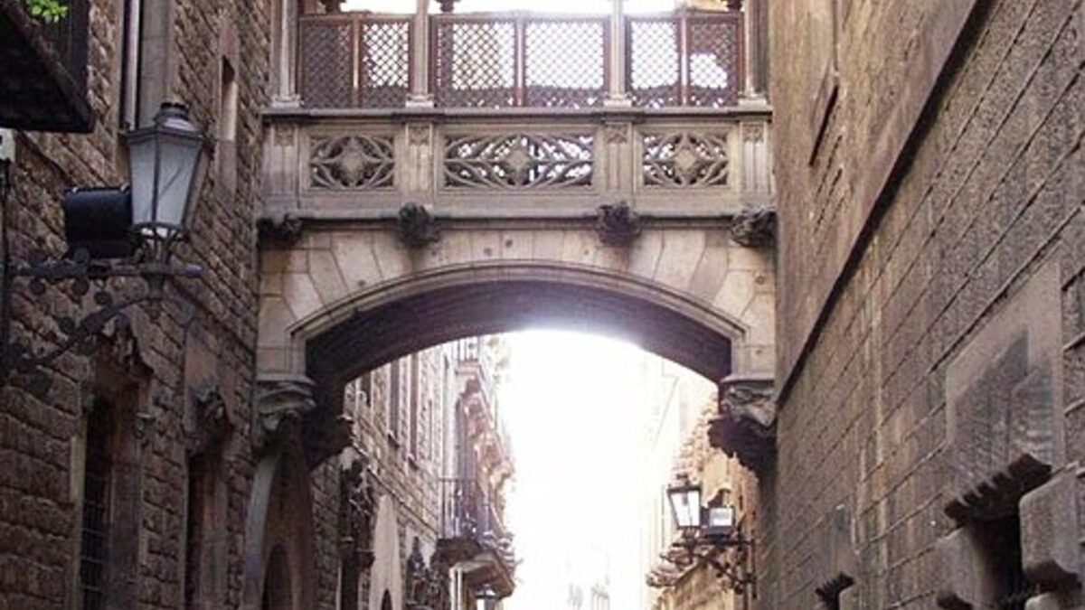 Gothic Quarter для пешего исторического центра