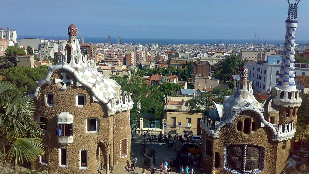 Park Guell в ясную погоду