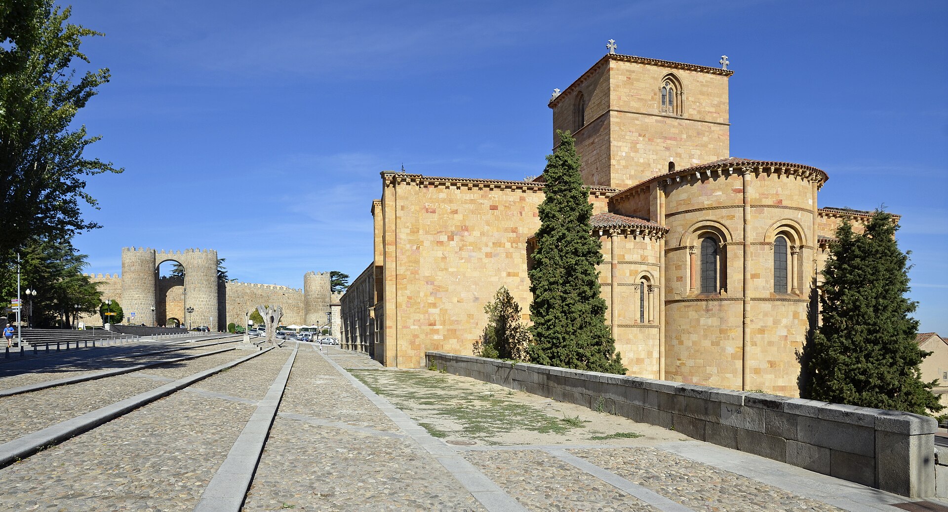 Walls of Avila для расширенного маршрута Central Spain