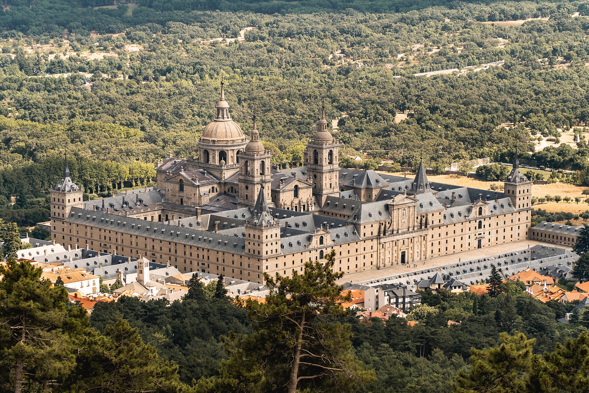 Monastery of El Escorial как королевский выезд